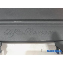 Alfa Romeo - Stelvio - Hutablage