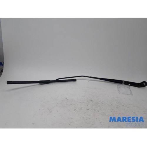 Peugeot - Expert - Front wiper arm