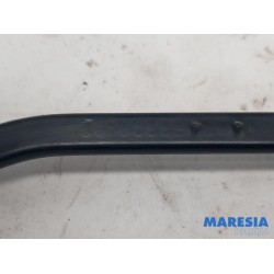 Peugeot - Expert - Front wiper arm