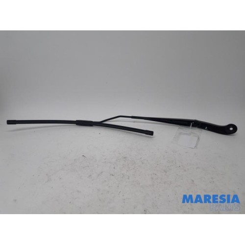 Peugeot - Expert - Front wiper arm