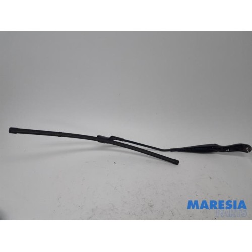 Opel - Combo - Front wiper arm