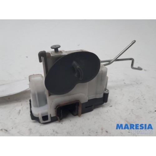 Opel - Combo - Minibus/van rear door lock mechanism