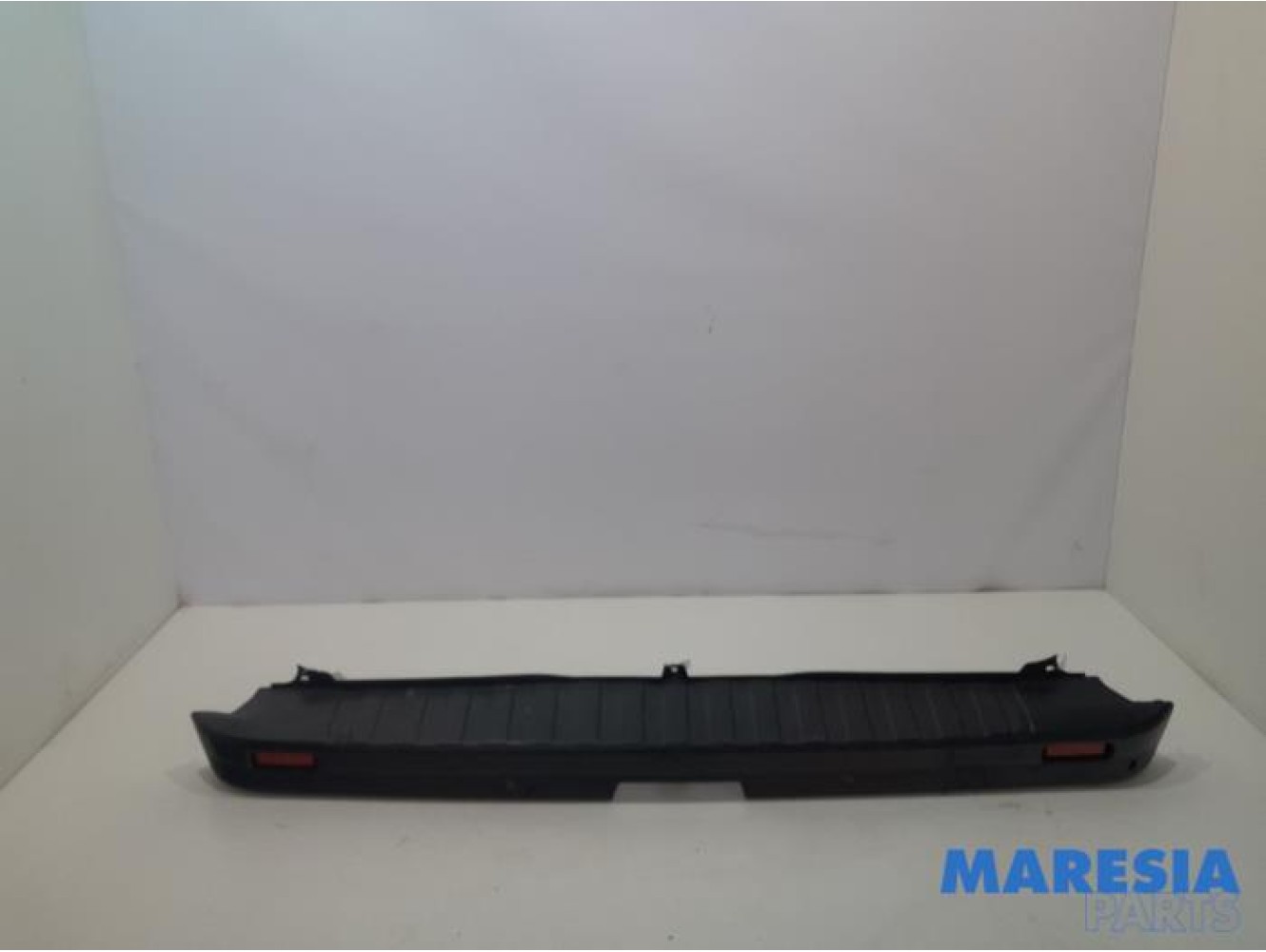 Renault - Trafic - Rear bumper