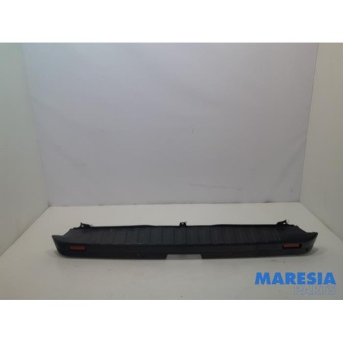 Renault - Trafic - Rear bumper