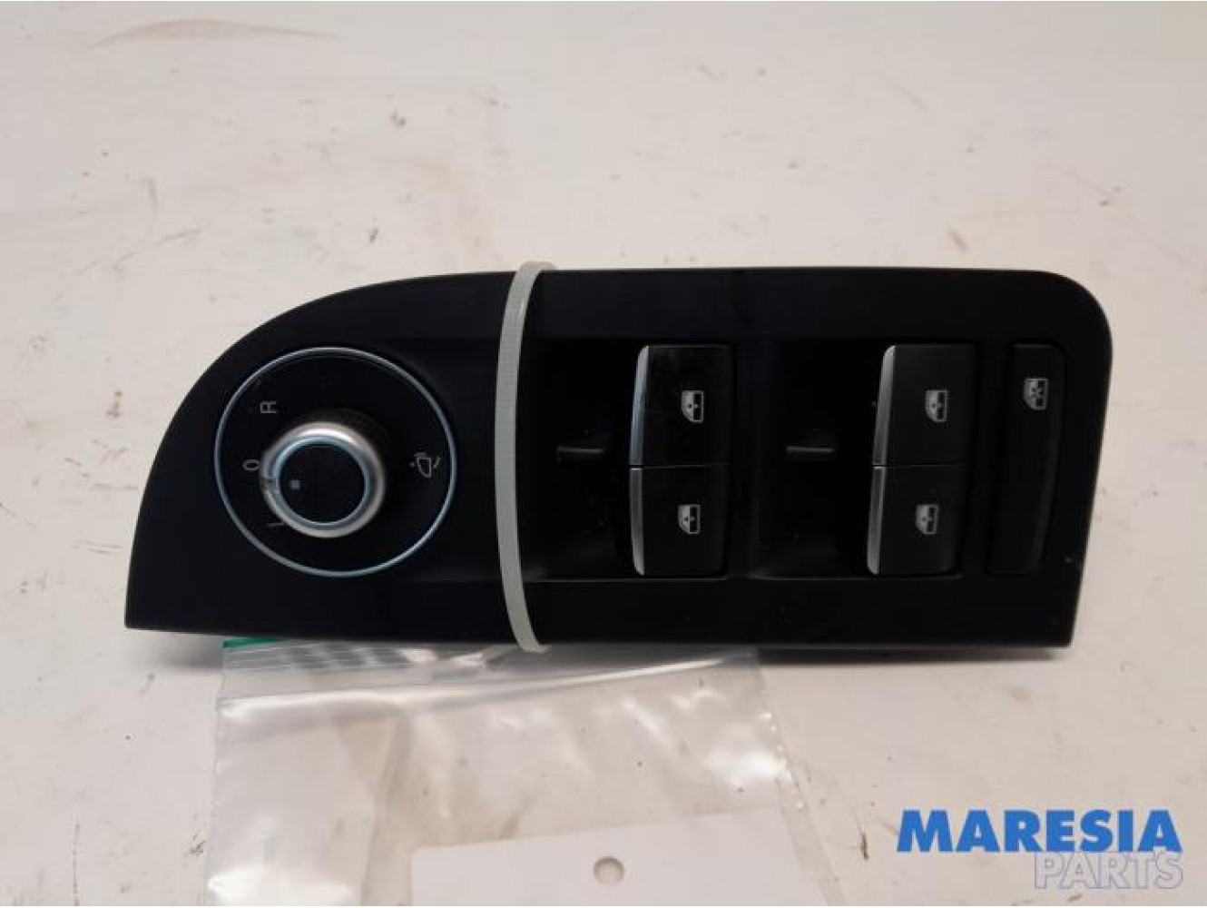 Alfa Romeo - Giulia - Multi-functional window switch
