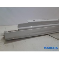 Peugeot - RCZ - Zijskirt links