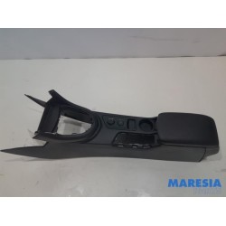 Peugeot - RCZ - Middle console