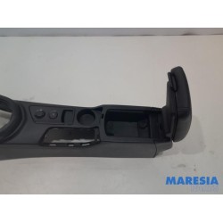 Peugeot - RCZ - Middle console
