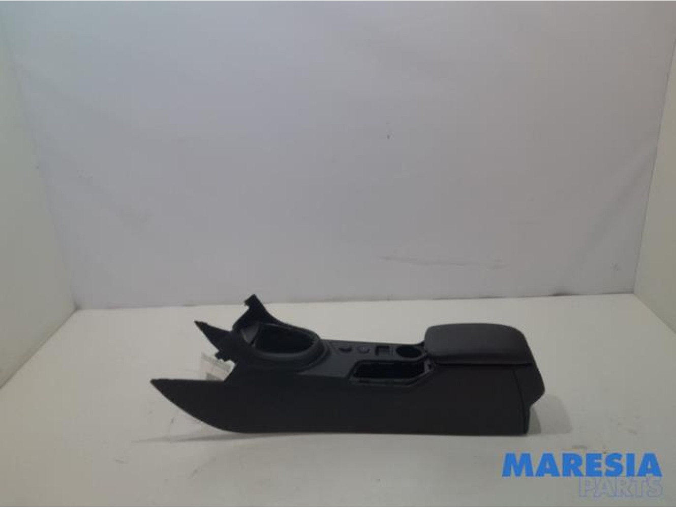 Peugeot - RCZ - Middle console