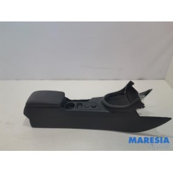 Peugeot - RCZ - Middle console