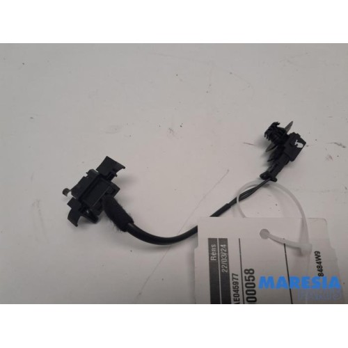 Peugeot - 207 - Convertible top position sensor