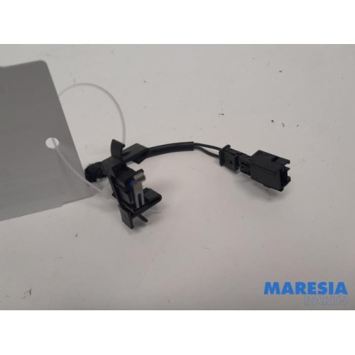 Peugeot - 207 - Convertible top position sensor