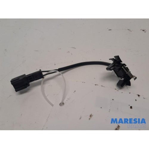 Peugeot - 207 - Convertible top position sensor