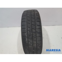 Renault - Trafic - Tyre