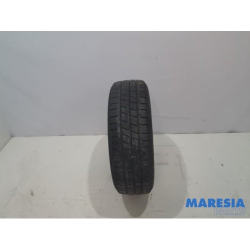 Renault - Trafic - Tyre