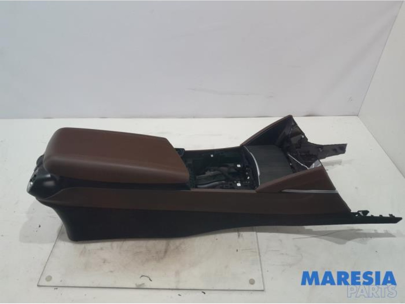 Alfa Romeo - Stelvio - Middle console