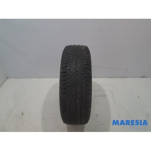 Renault - Trafic - Tyre