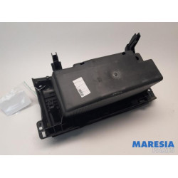 Renault - Trafic - Glovebox