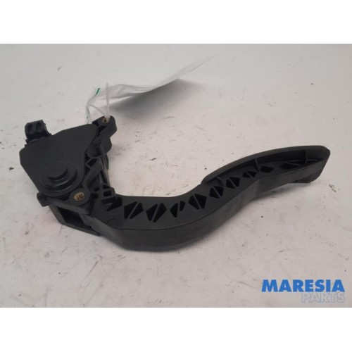 Renault - Trafic - Gaspedaalpositie Sensor