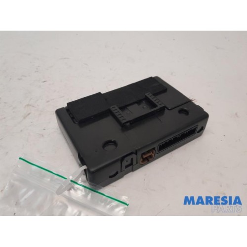 Renault - Trafic - Regelunit Multi Media