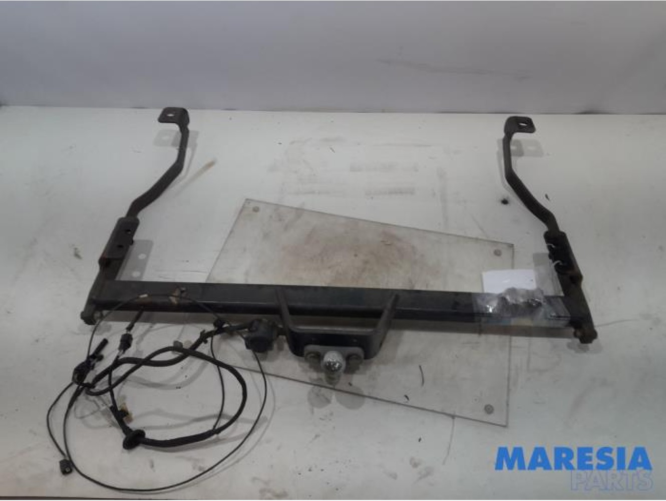 Renault - Trafic - Towbar