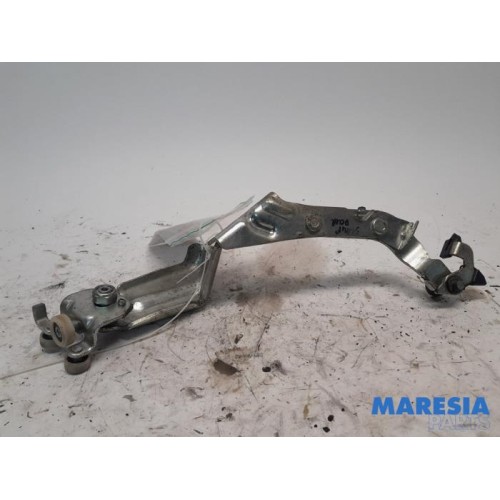 Fiat - Ducato - Sliding door roller, right