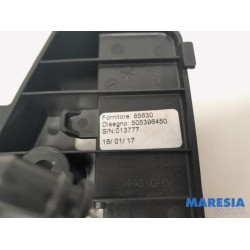 Alfa Romeo - Giulia - Rear seat lock