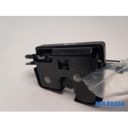 Alfa Romeo - Giulia - Rear seat lock