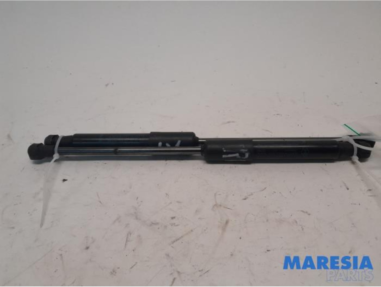 Renault - Trafic - Set of bonnet gas struts
