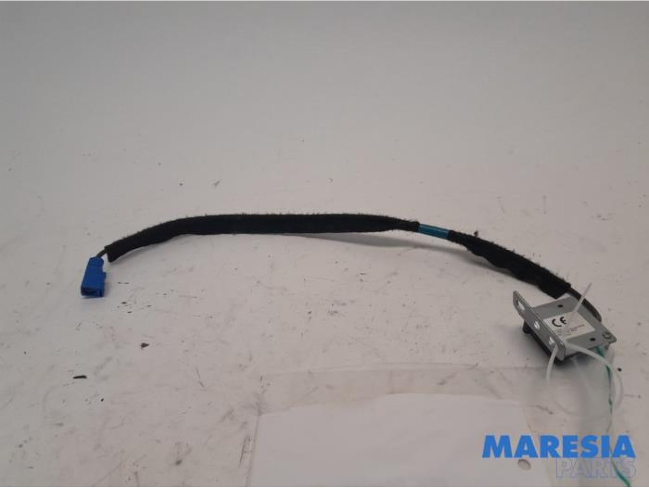 Renault - Trafic - GPS antenna