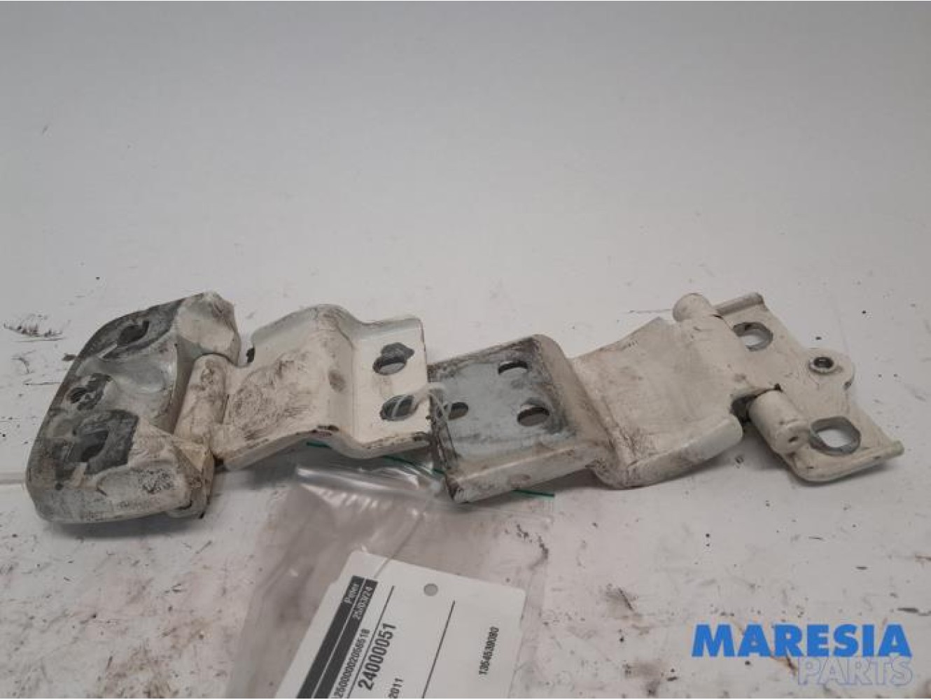 Fiat - Ducato - Rear door hinge, right