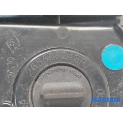 Renault - Trafic - Reversing light, left