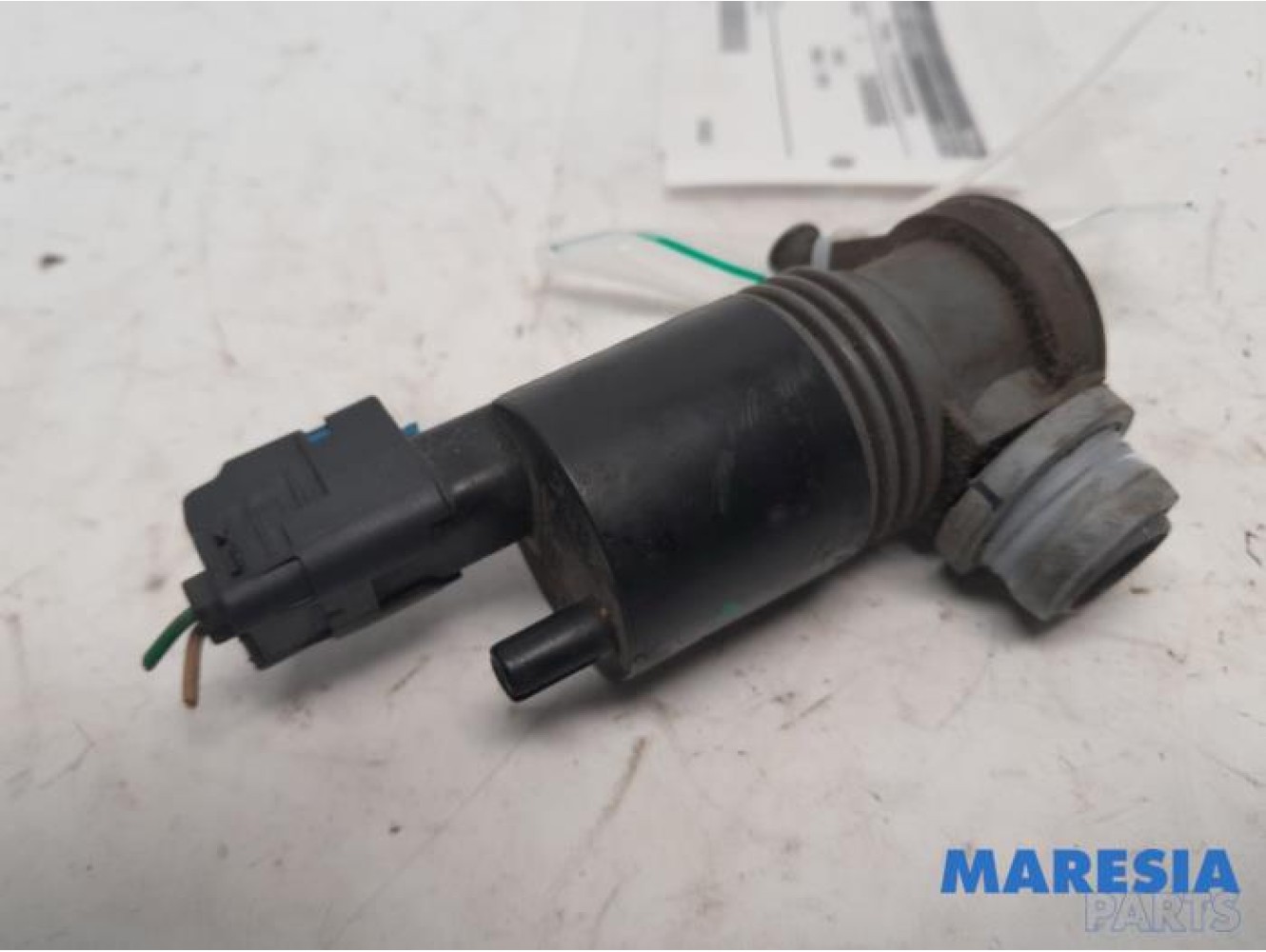 Renault - Trafic - Scheibensprüherpumpe vorne