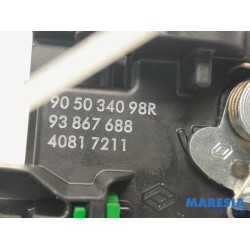 Renault - Trafic - Minibus/van rear door lock mechanism