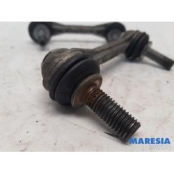 Alfa Romeo - Stelvio - Anti-roll bar guide