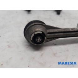 Alfa Romeo - Stelvio - Anti-roll bar guide