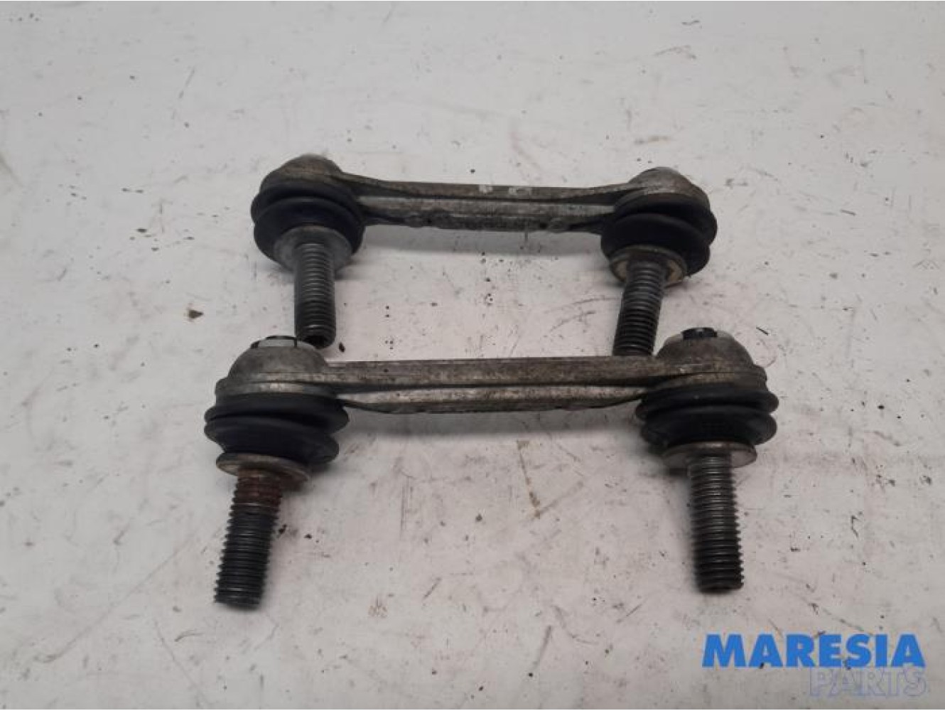 Alfa Romeo - Stelvio - Anti-roll bar guide