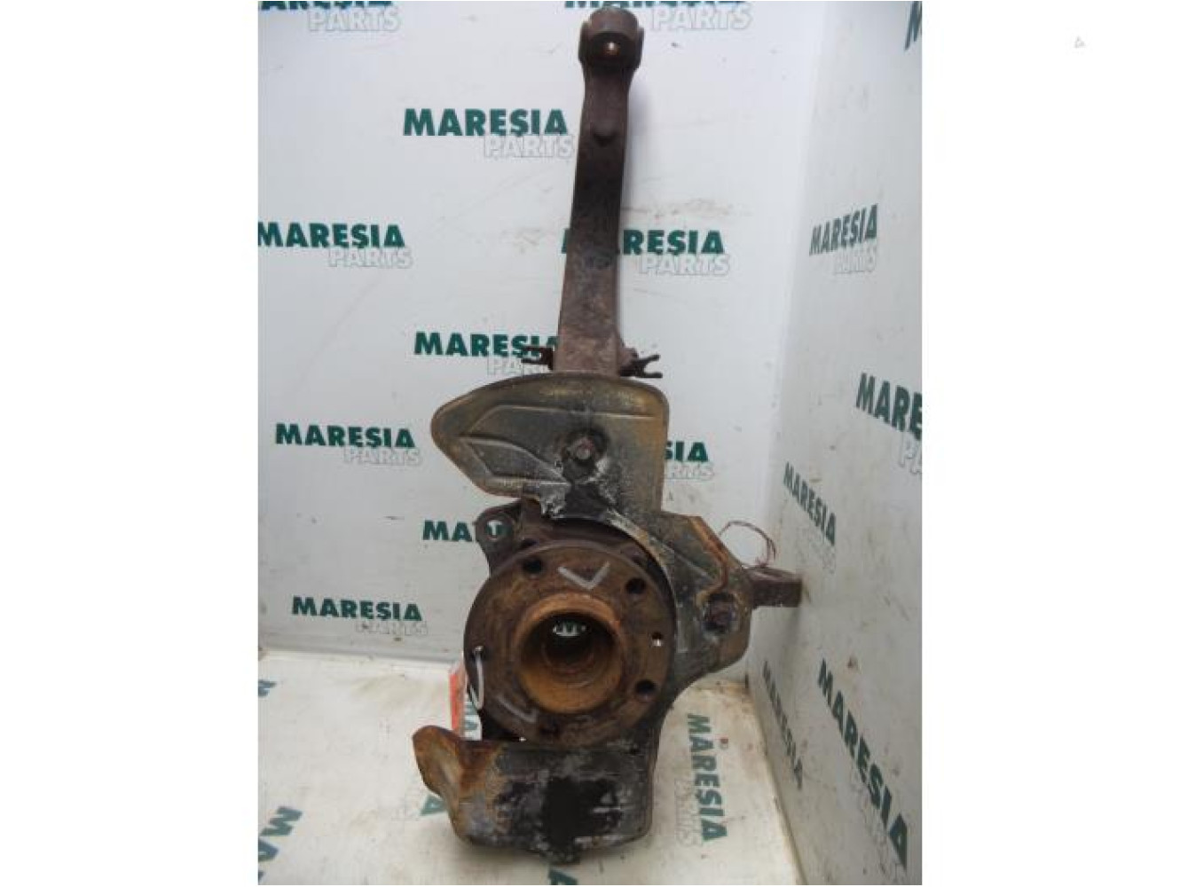 Alfa Romeo - 147 - Achsschenkel links vorne