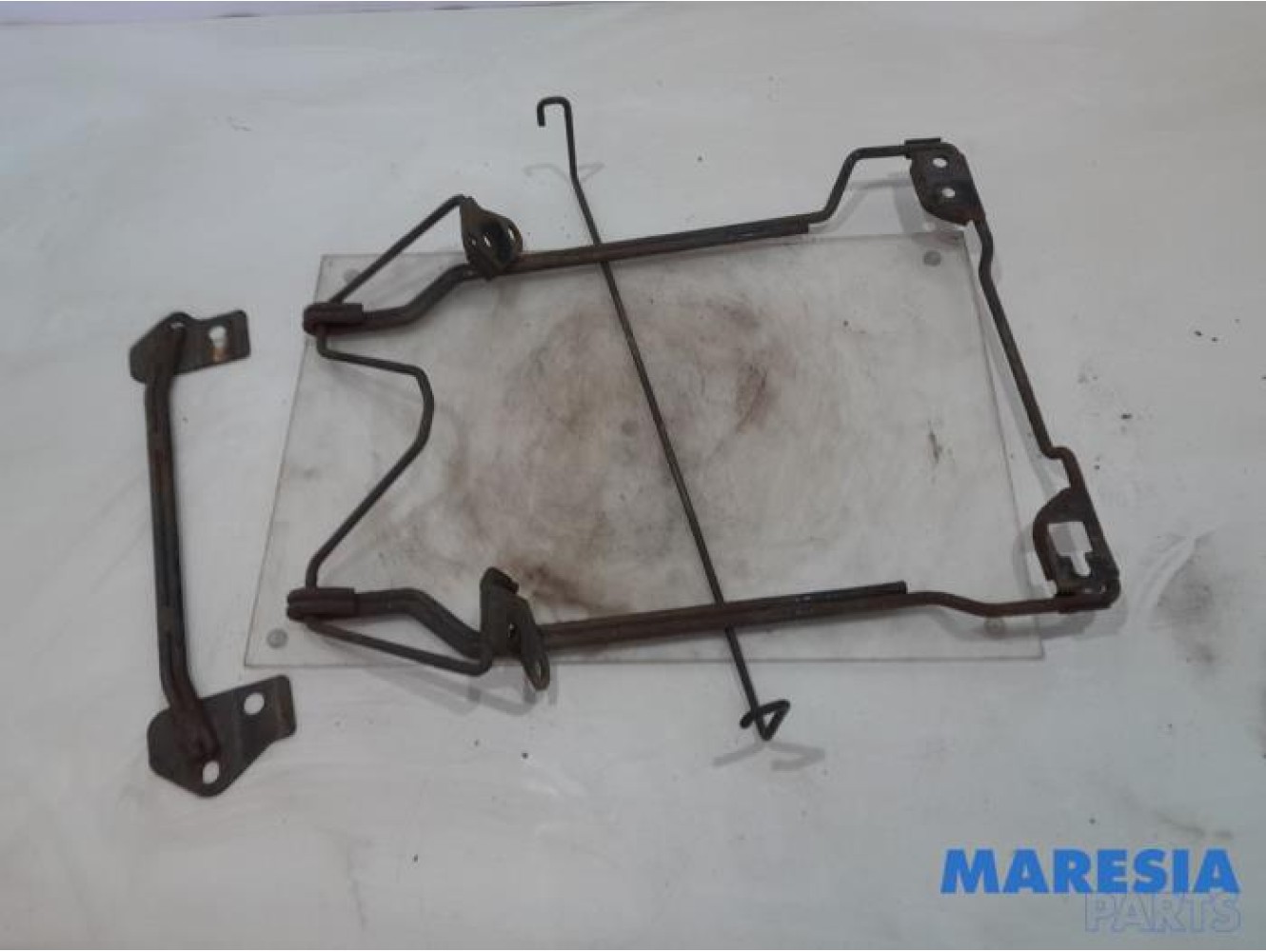 Renault - Trafic - Spare wheel mechanism