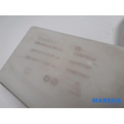 Renault - Trafic - Front windscreen washer reservoir