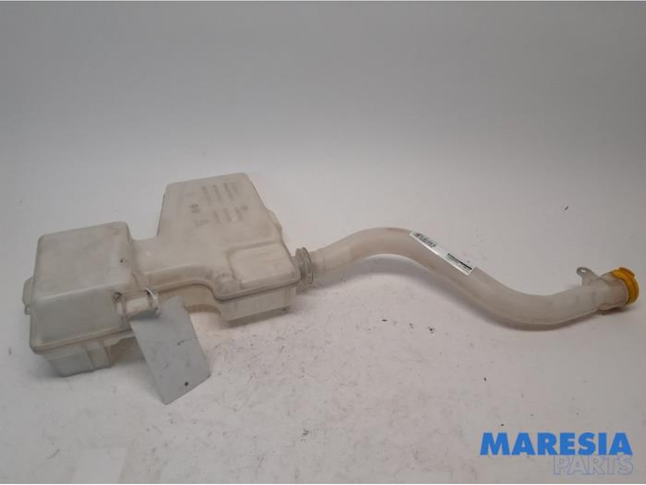 Renault - Trafic - Front windscreen washer reservoir