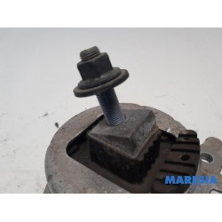 Alfa Romeo - Stelvio - Engine mount