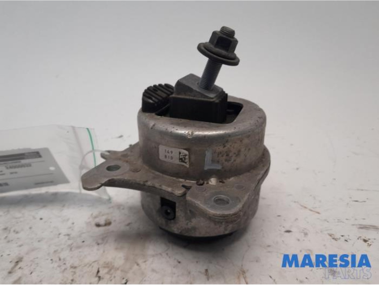 Alfa Romeo - Stelvio - Engine mount