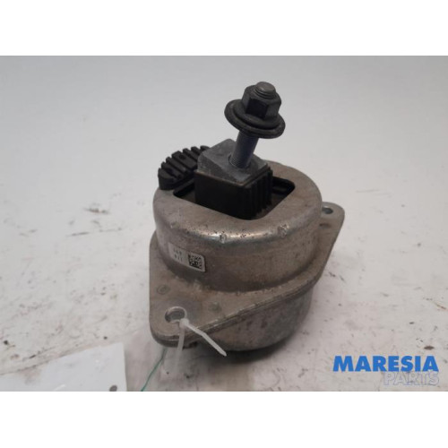 Alfa Romeo - Stelvio - Engine mount
