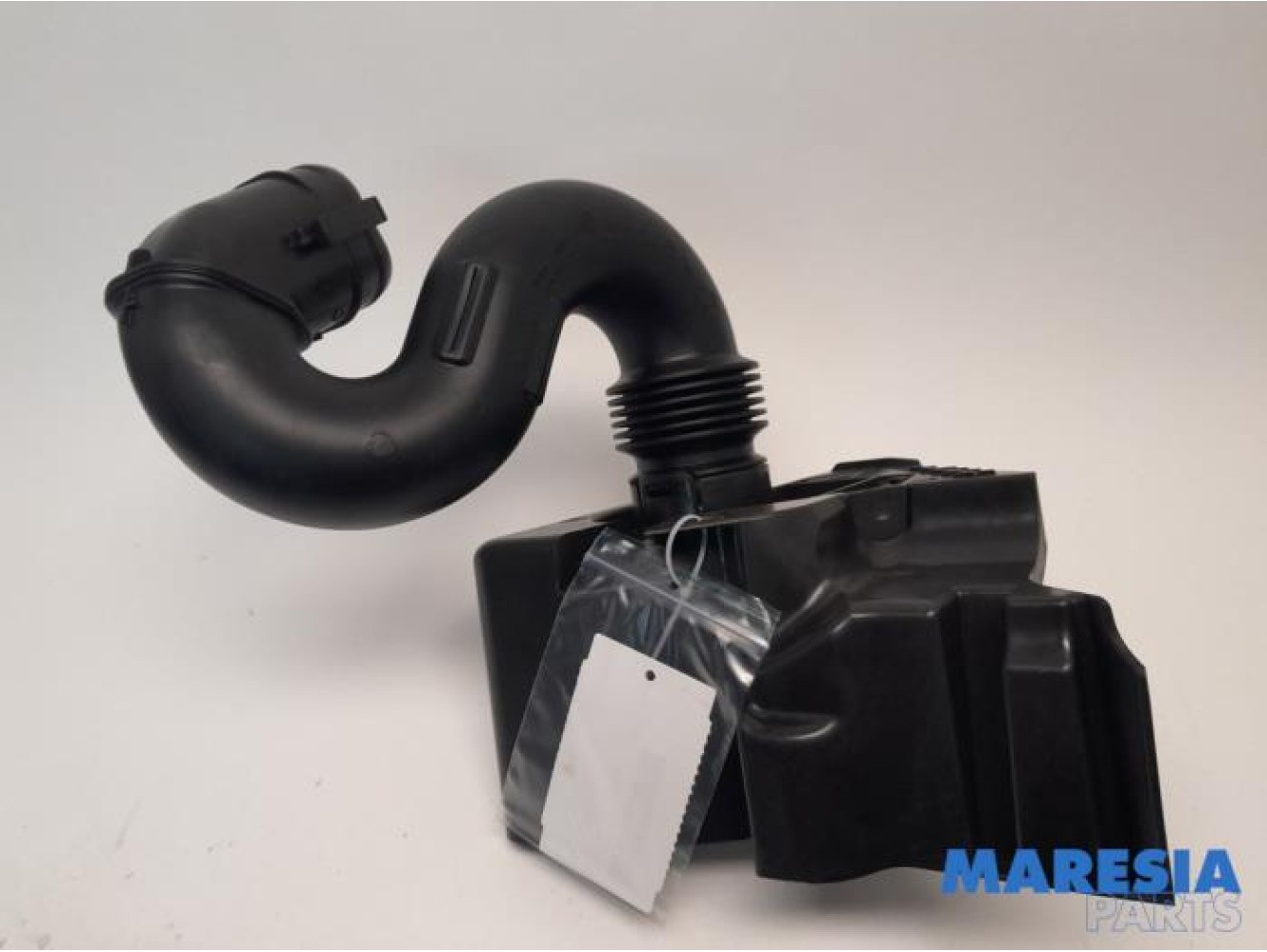 Renault - Trafic - Air intake hose