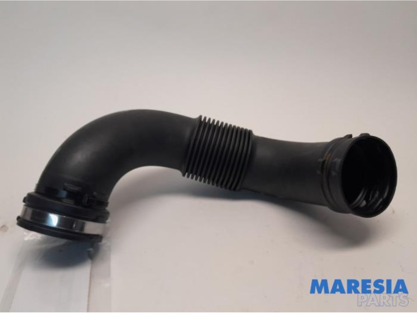 Renault - Trafic - Air intake hose