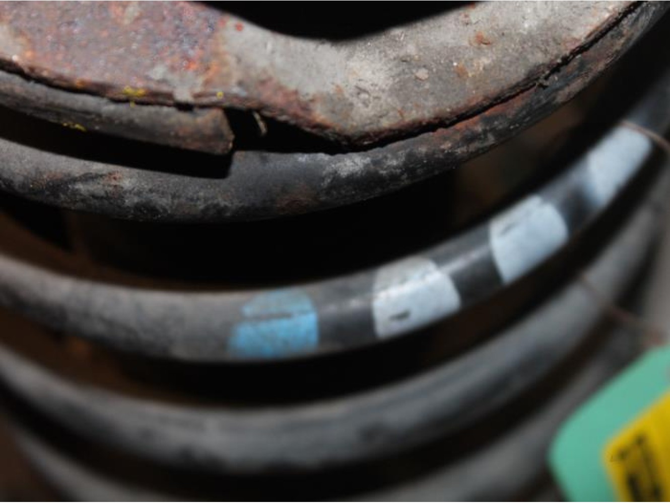Citroen - ZX - Front shock absorber rod, right