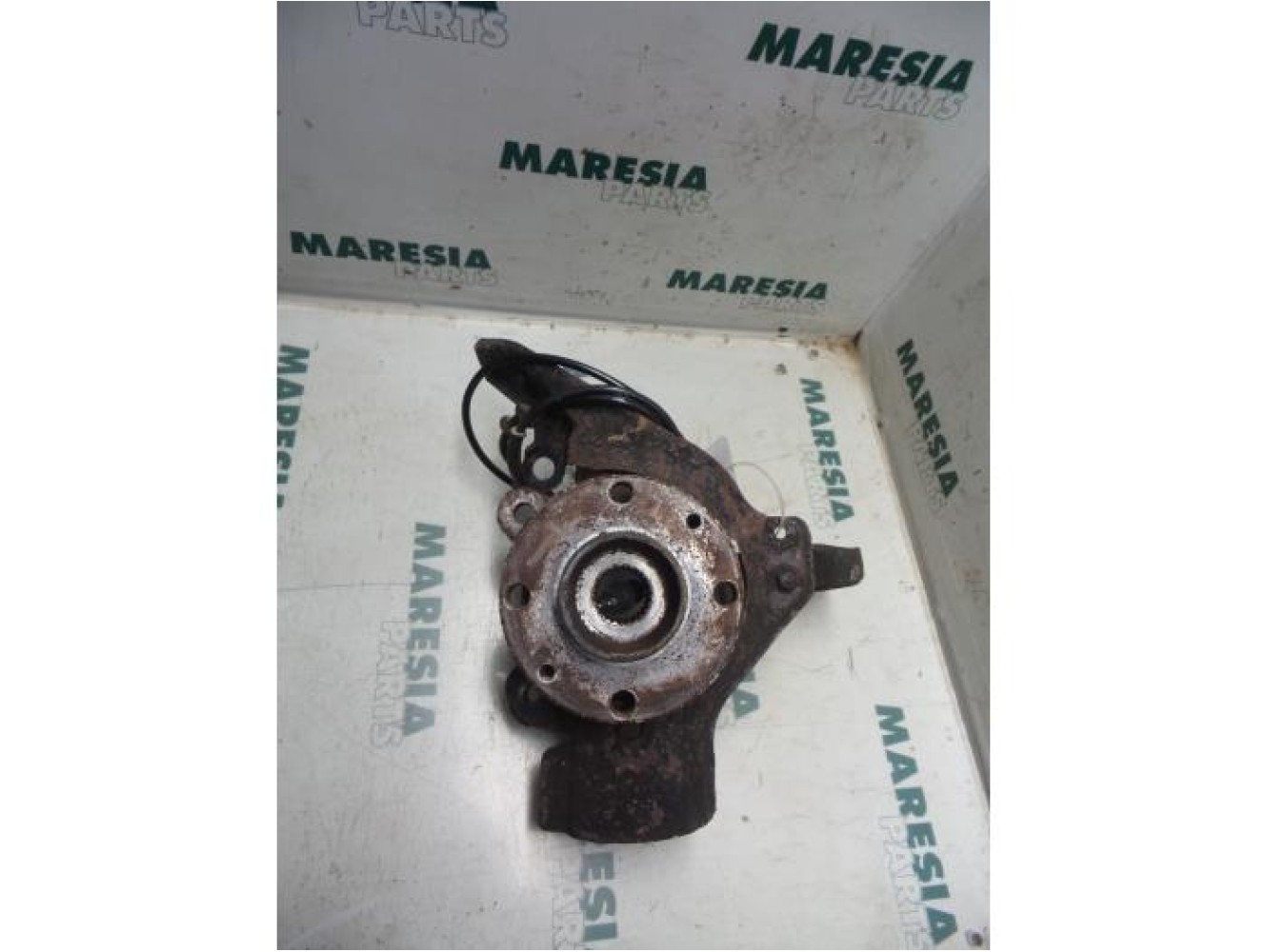 Lancia - Lybra - Knuckle, front left