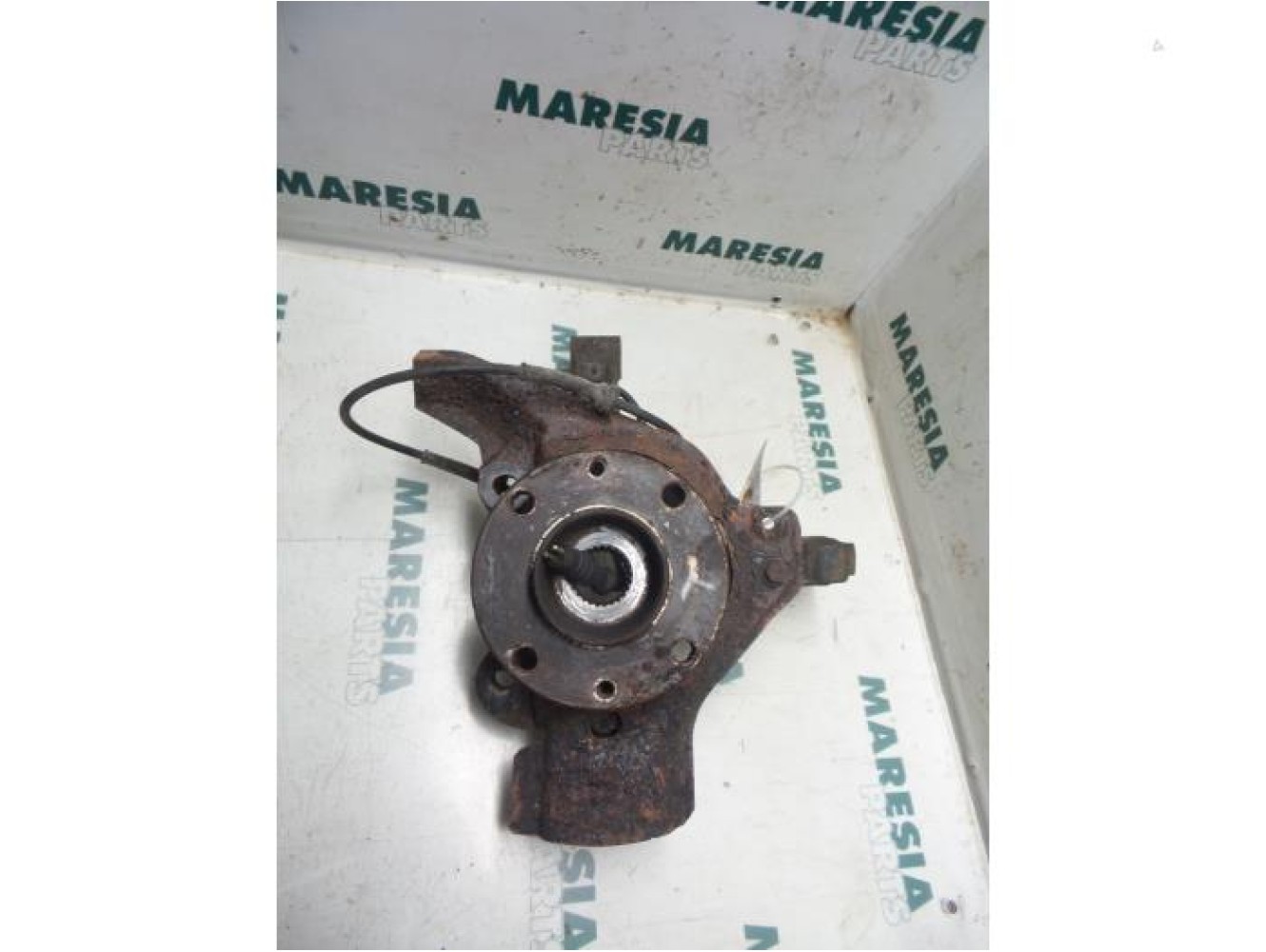 Lancia - Lybra - Knuckle, front left