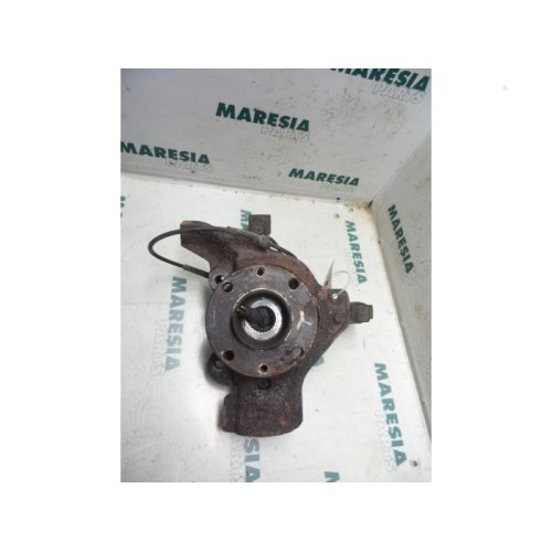 Lancia - Lybra - Achsschenkel links vorne
